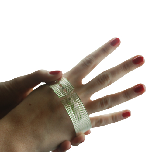 Silver 20mm wide Engine Turned Buckle Bangle - Image 4