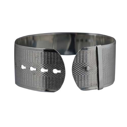 Silver 30mm wide Engine Turned Buckle Bangle - Image 3